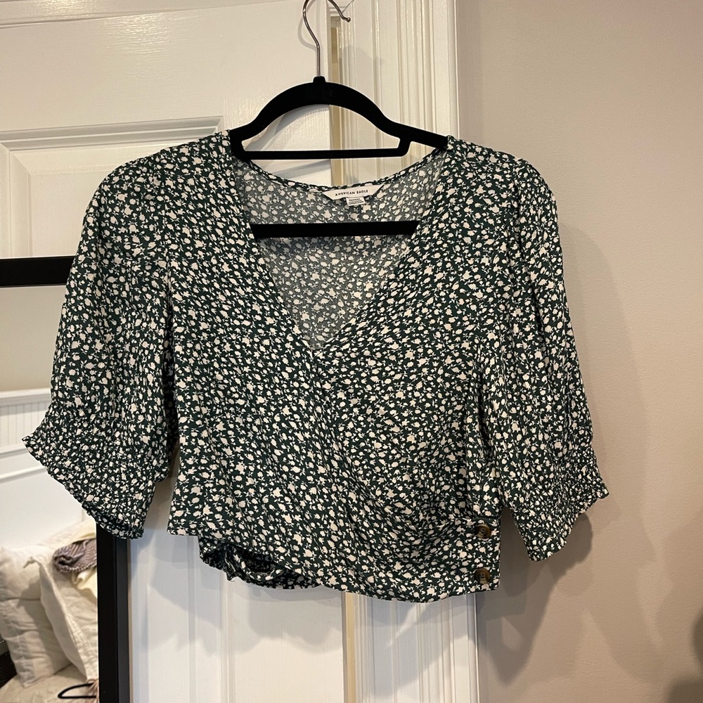 American Eagle crop top